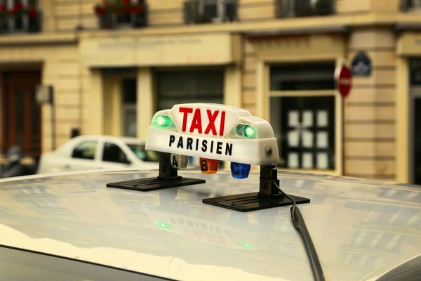 Qu'est-ce qu'un taxi conventionné et pourquoi est-il essentiel pour les trajets médicalisés ?